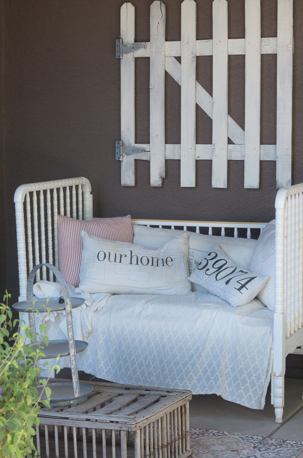 frontporchspring2018before